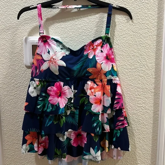 Island Escape Tiered Floral Print Convertible Tankini Top - Picture 1 of 4